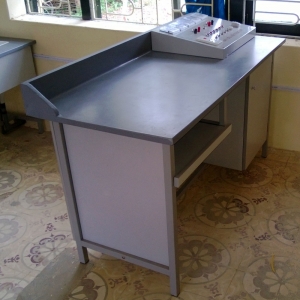 Bàn thí nghiệm giáo viên